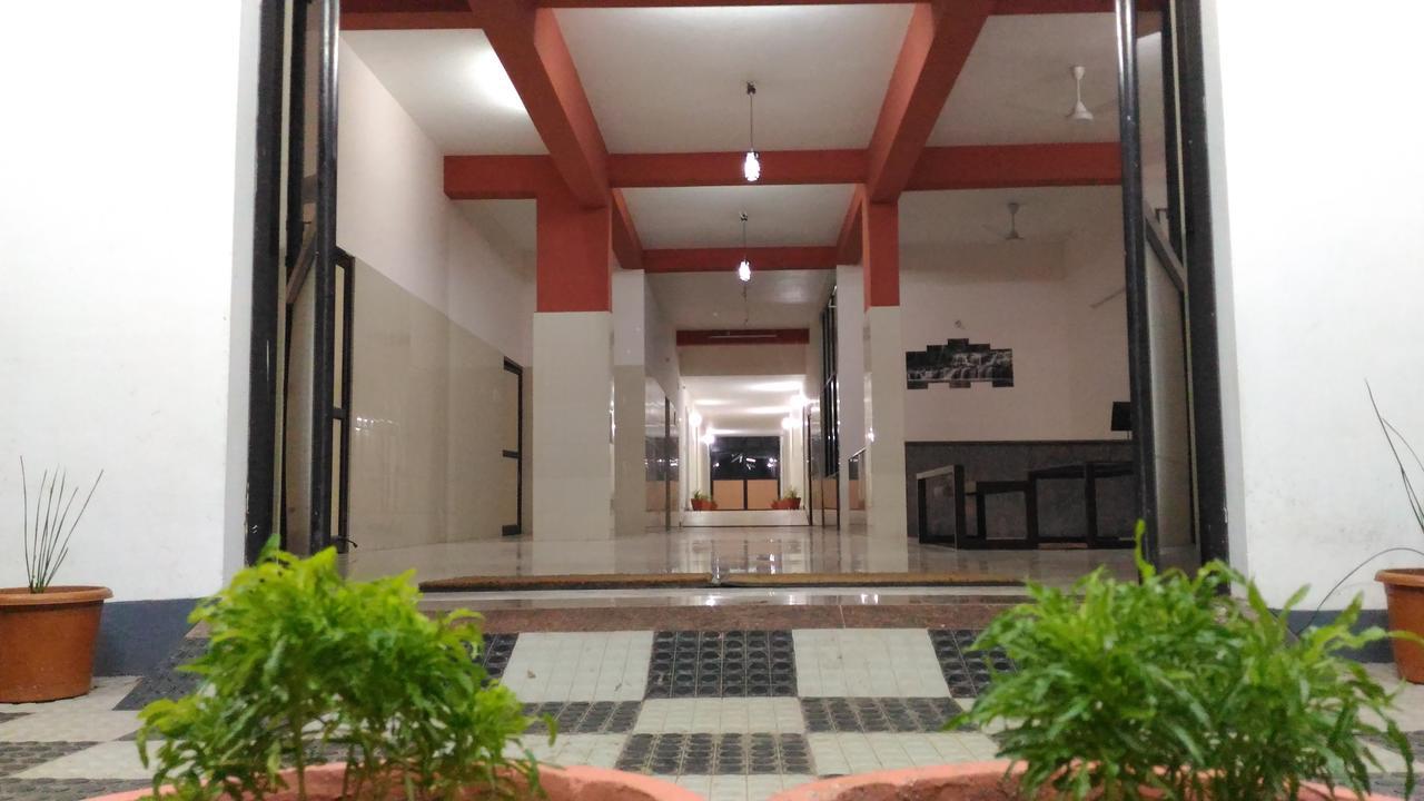 Dhoni Castle Hotel Palakkad Exterior foto