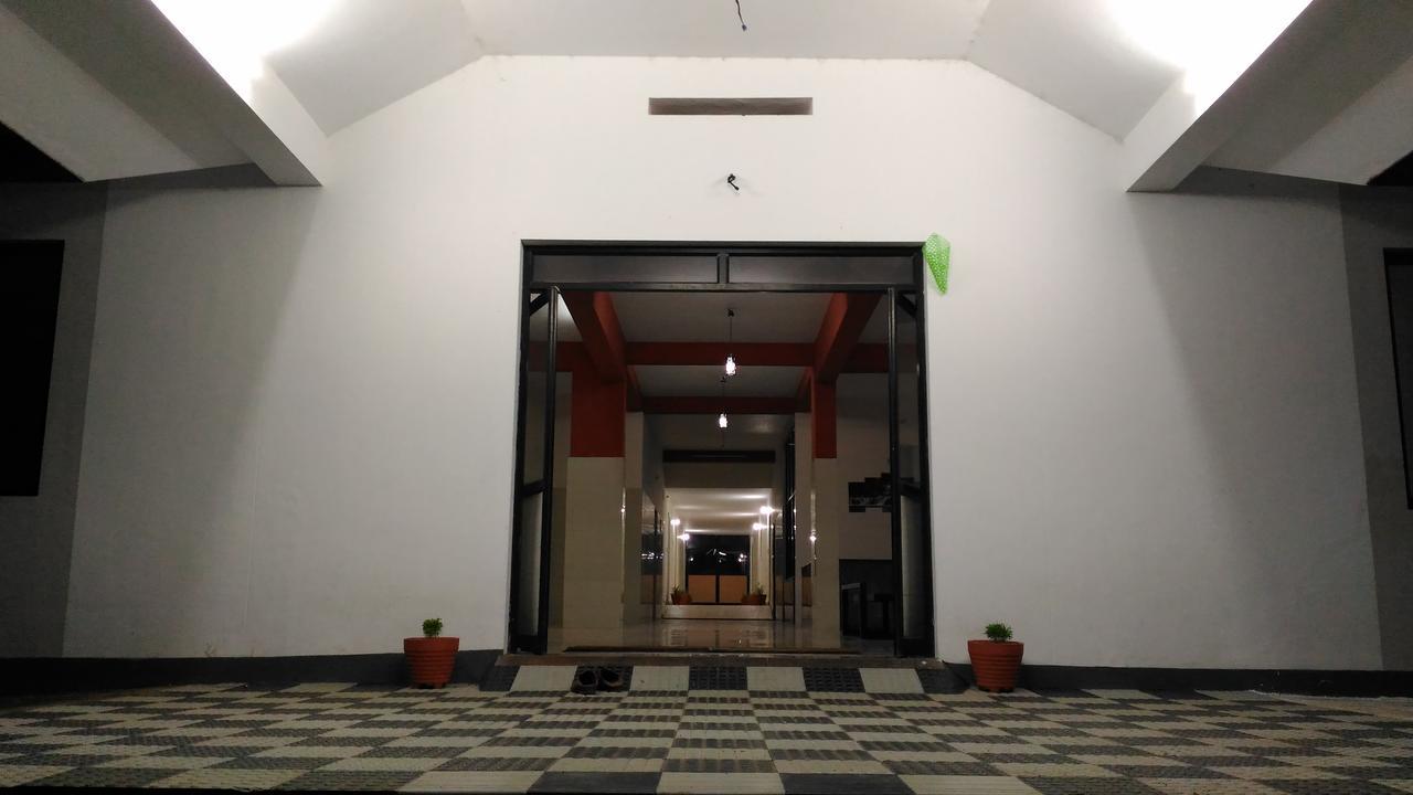 Dhoni Castle Hotel Palakkad Exterior foto