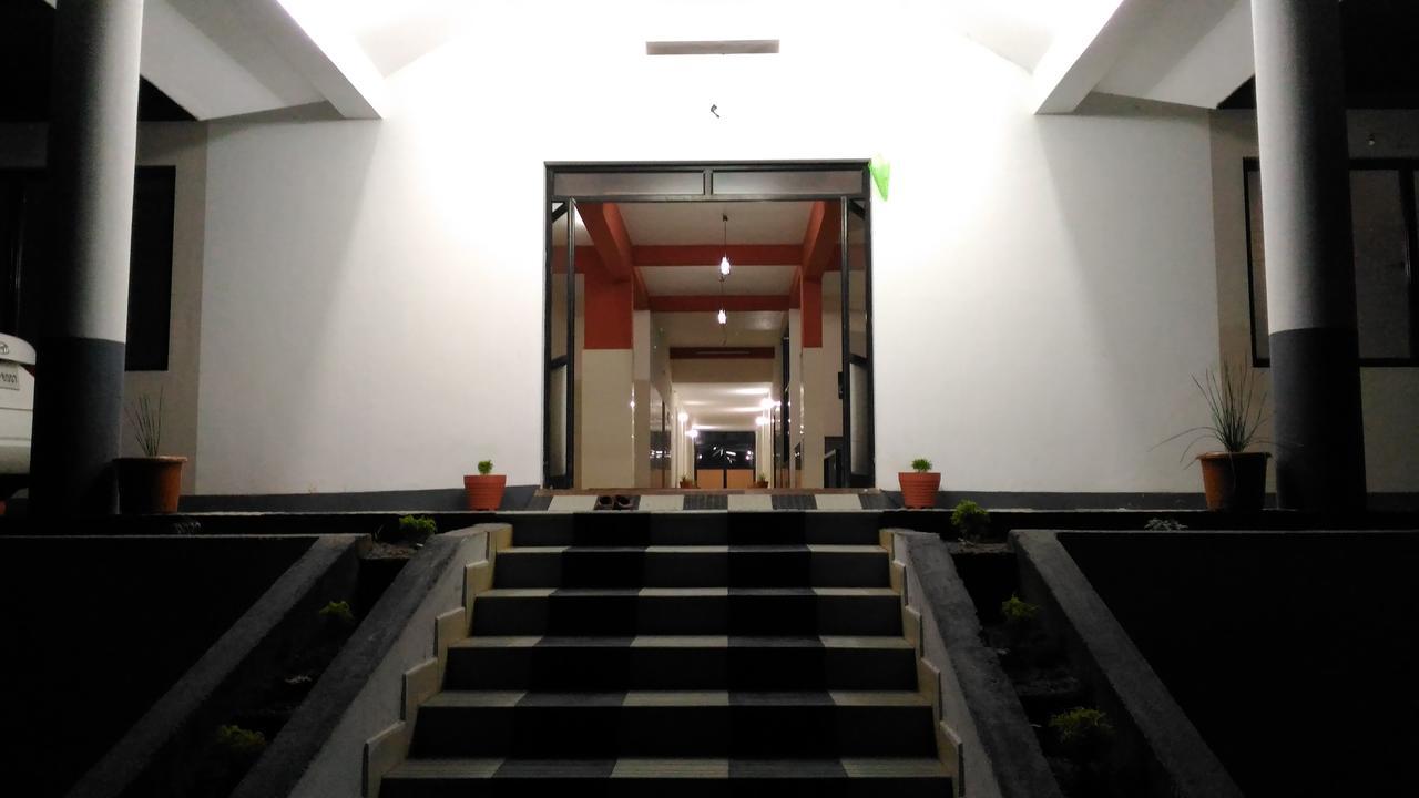 Dhoni Castle Hotel Palakkad Exterior foto